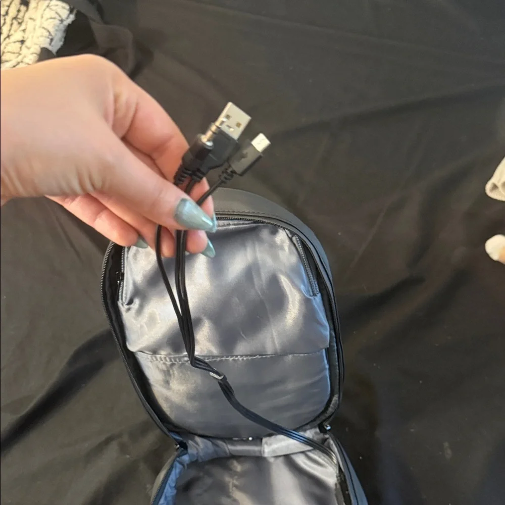 Universal Black Hard-Shell VR Headset Carrying Case with Shoulder Strap